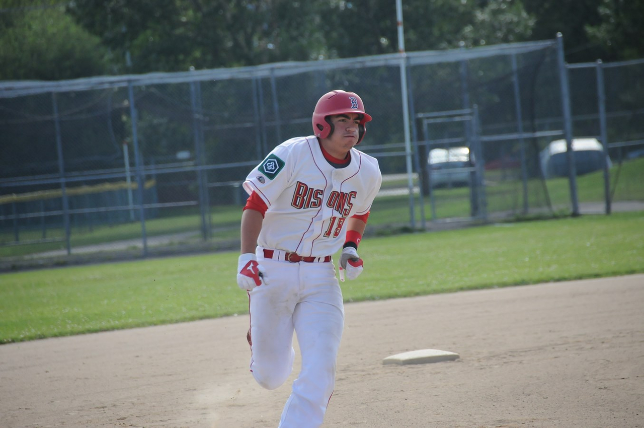 Les Bisons trop forts contre Coaticook