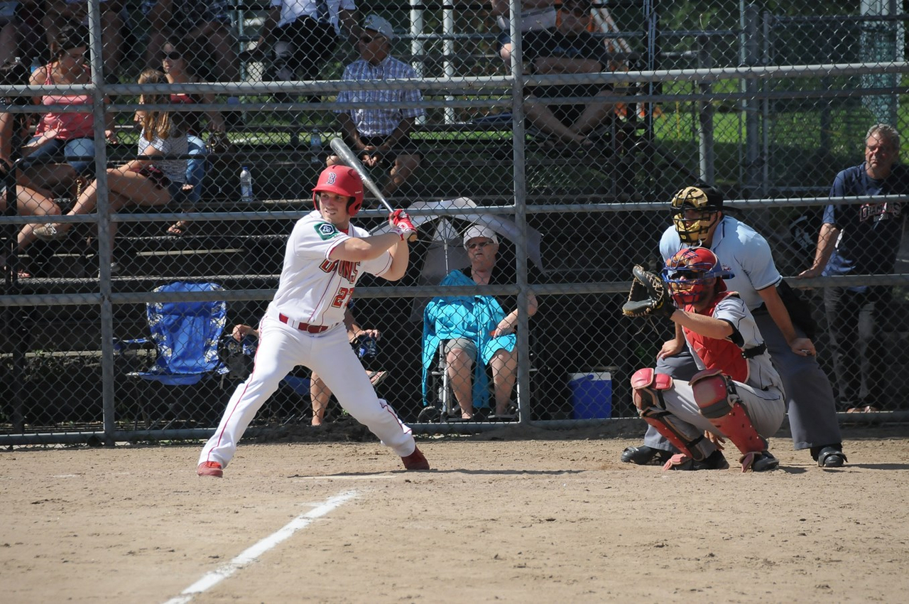 Les Bisons et les Diamants séparent un double