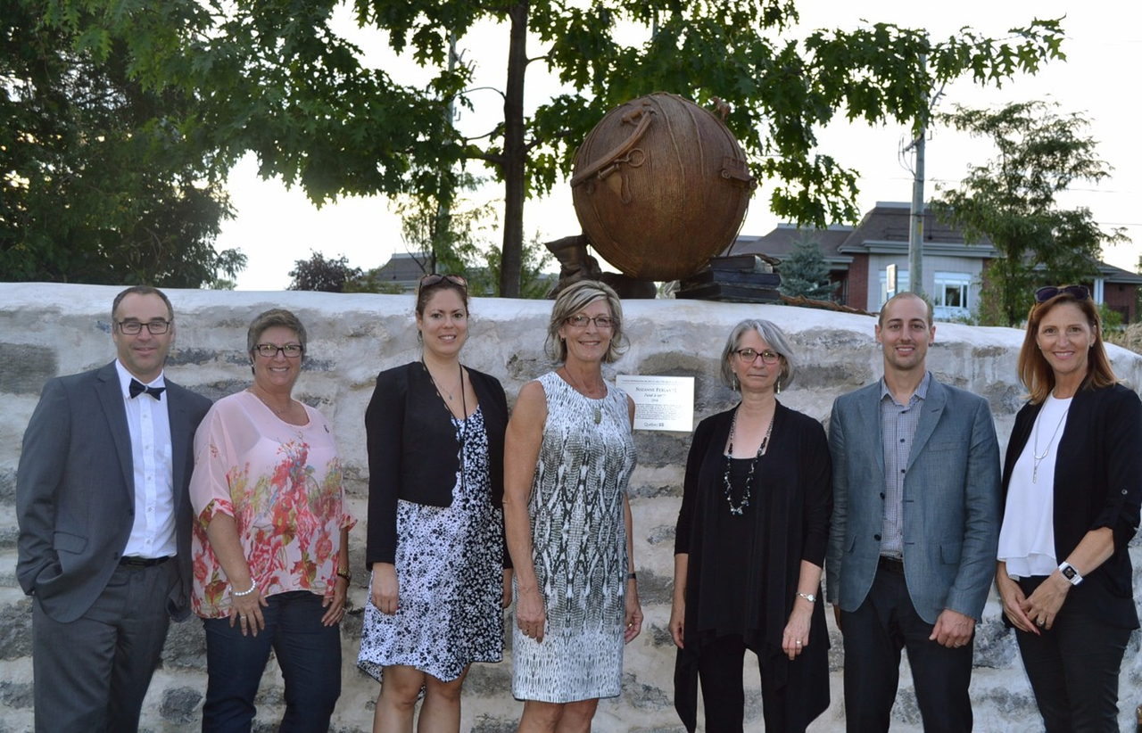 Inauguration d’une œuvre de Suzanne Ferland au domaine Garth passé à venir, un hommage au riche passé du domaine 