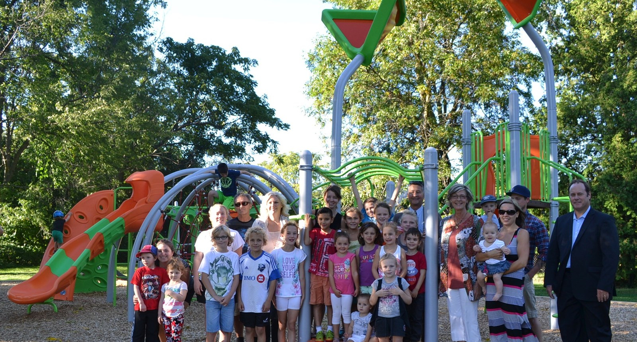 Le parc Morhange a fait peau neuve cette année : trois nouvelles aires de jeux aménagées pour les enfants