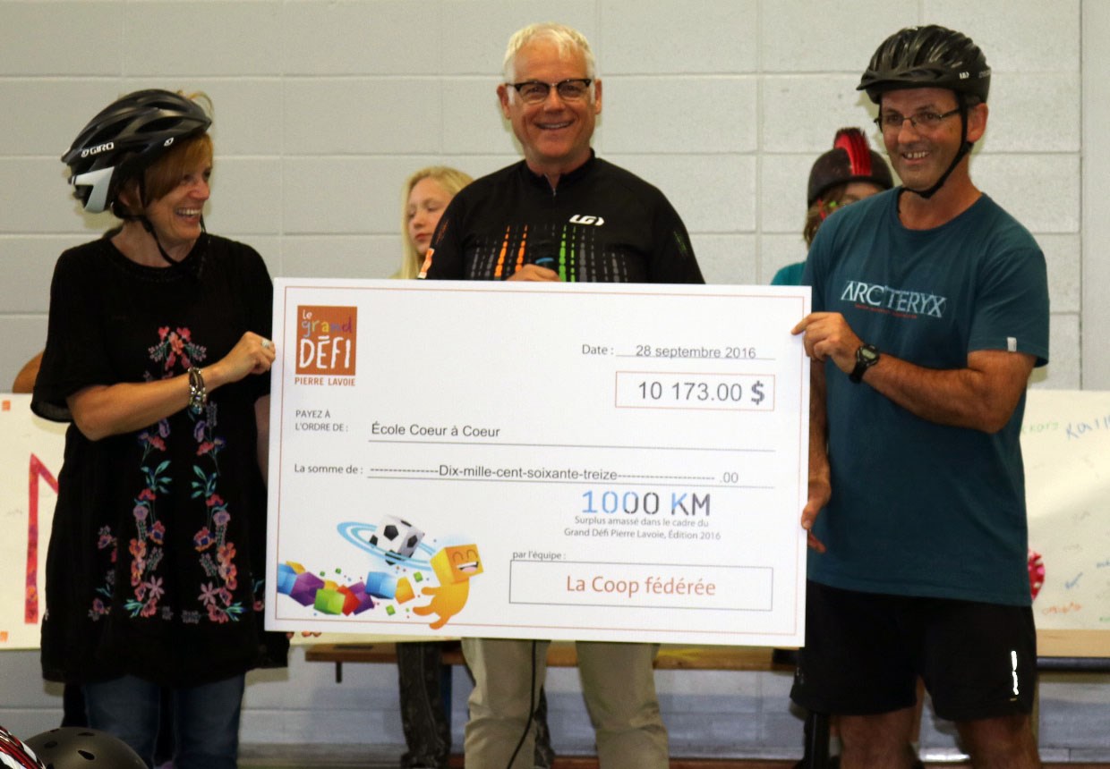 La Coop fédérée remet un montant de 10 173 $ à une école primaire de Saint-Eustache