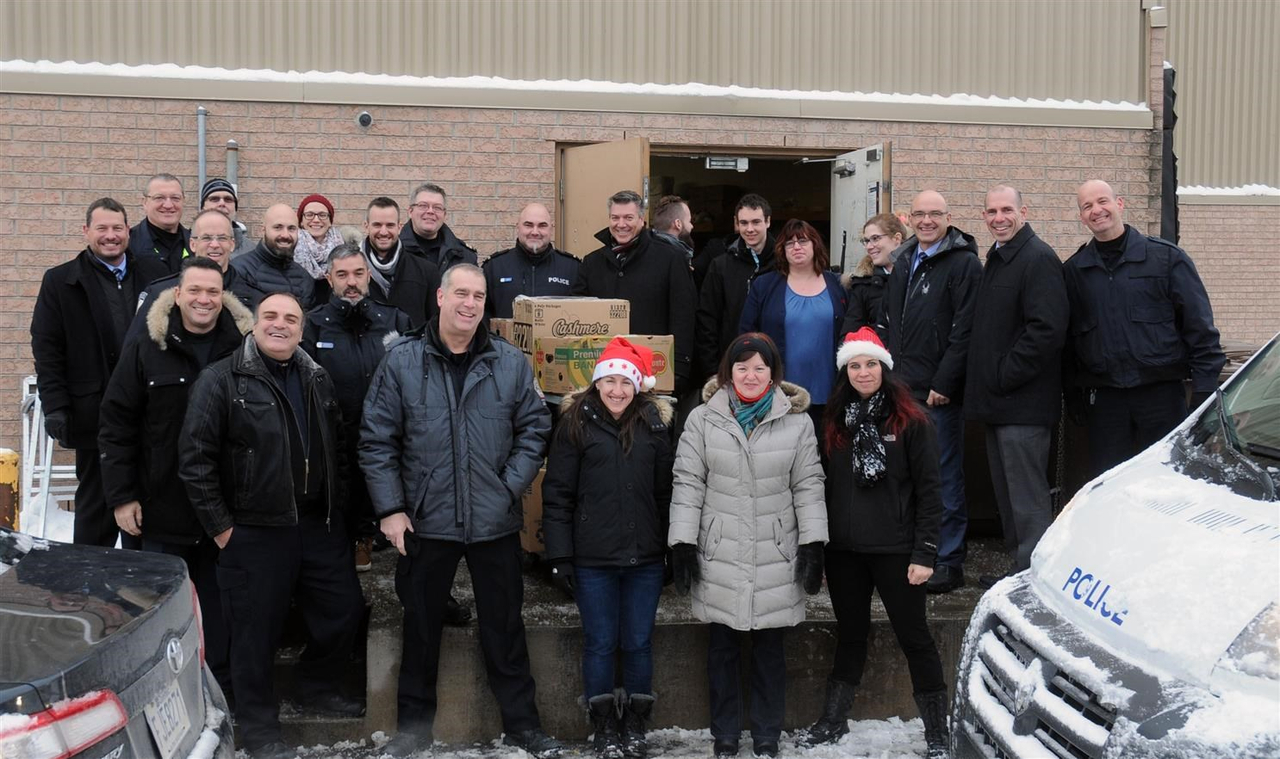 Le service de police intermunicipal de Terrebonne /Sainte-Anne-des-Plaines /Bois-des-Filion redonne à quelques familles