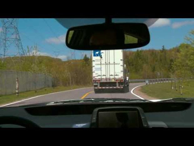 La service de police surveille les zones de circulation interdites aux véhicules lourds