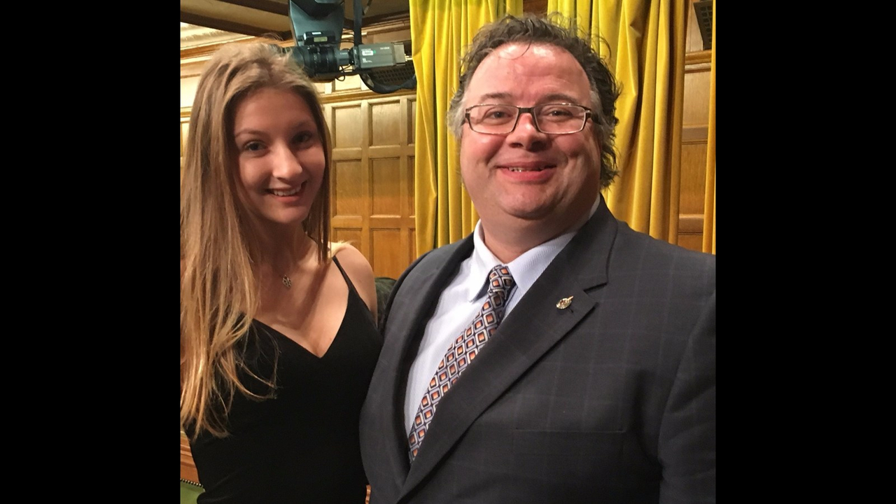 Une étudiante du collège Lionel-Groulx représente Thérèse-De Blainville au parlement canadien