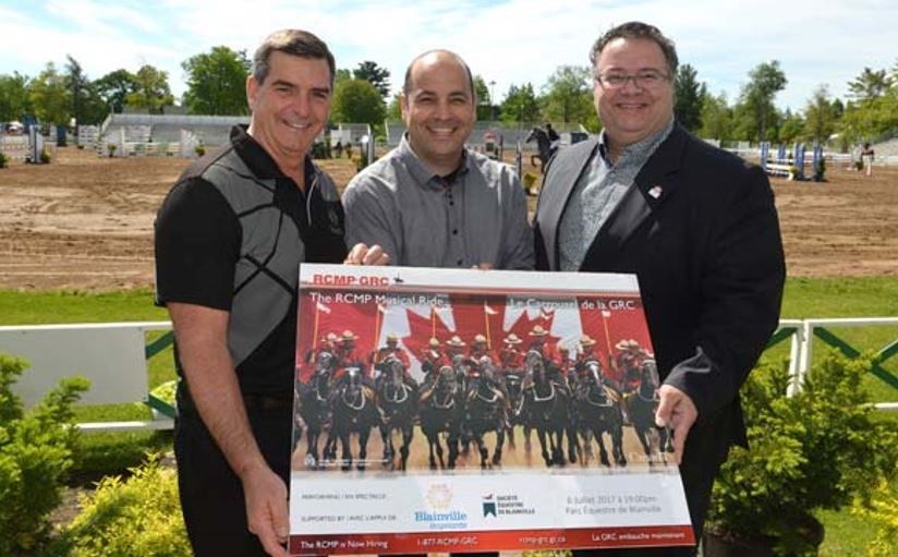 Spectacle du Carrousel de la Gendarmerie royale du Canada au Parc Équestre de Blainville