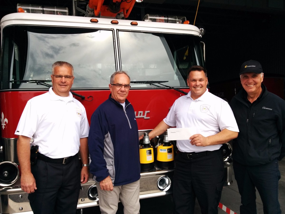 Enbridge remet 3 pompes submersibles aux Incendies