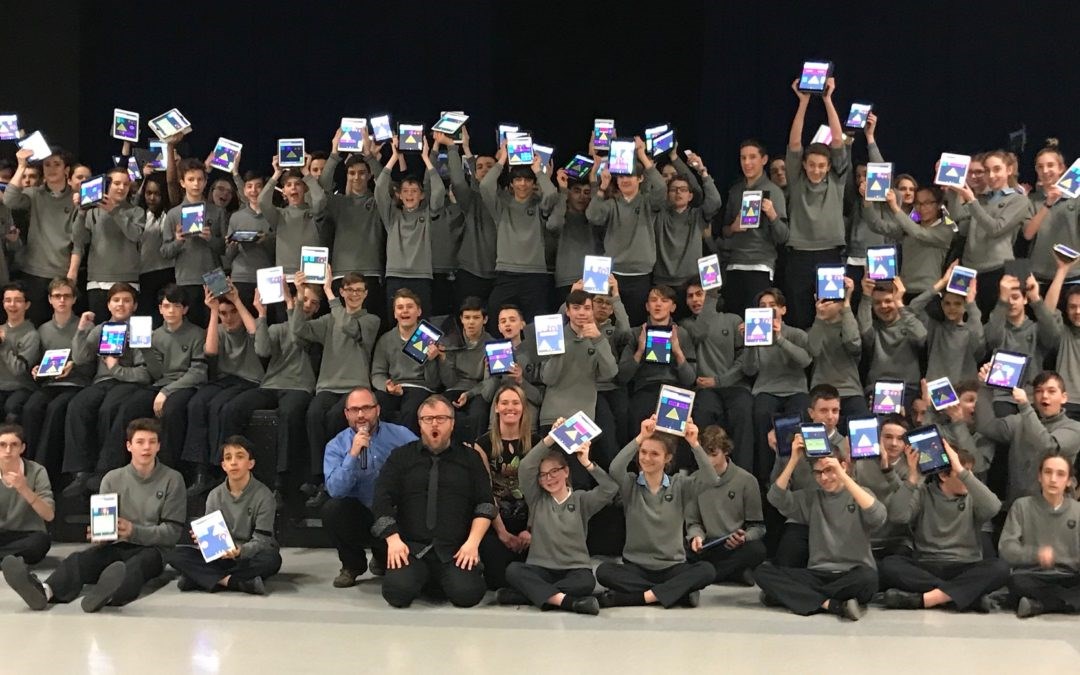Un orchestre formé de 186 élèves… munis de tablettes électroniques à l’Externat Sacré-Coeur