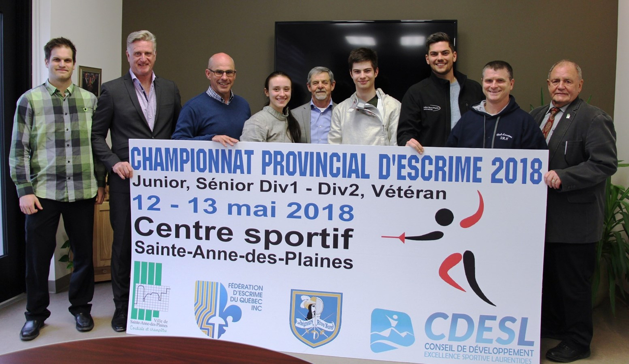 Maxime Thérien (Ville Sainte-Anne- des-Plaines), Dominique Tesseire (Fédération d’escrime du Québec), Alain Lacasse (Ville
Sainte-Anne- des-Plaines), Audrey-Anne Bourgeois (athlète), Denys Gagnon (Ville Sainte-Anne- des-Plaines), Marc-Olivier Chénier
(athlète), Philippe Dugas (CDESL), Gilbert Gélinas (Seigneurs de la Rive-Nord), Guy Charbonneau (maire, Ville Sainte-Anne- des-Plaines)