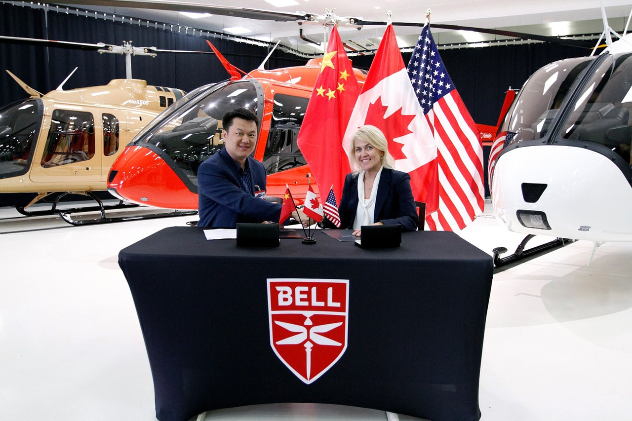 Bell livre ses trois premiers hélicoptères Bell 505 à la Chine