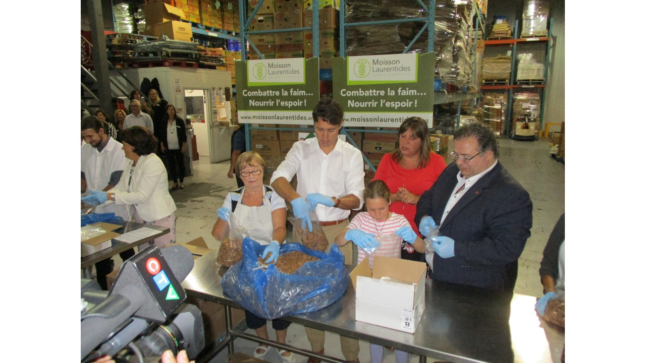 Le premier ministre Justin Trudeau visite Moisson Laurentides