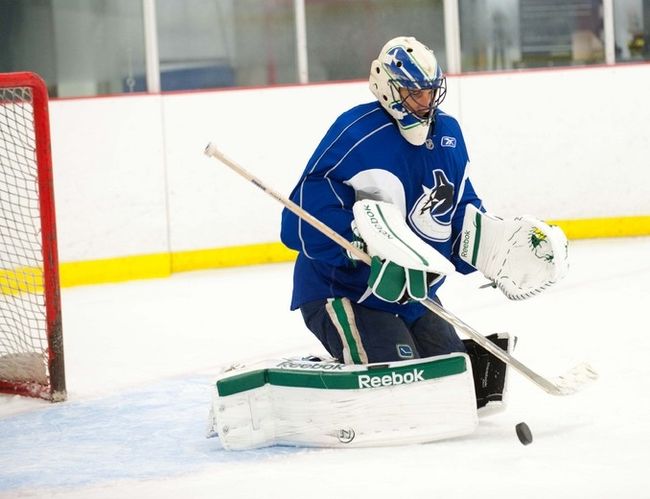 Le gardien de but des Canucks de Vancouver, Roberto Luongo, ne se montre pas trop anxieux quant à un possible conflit dans la Ligue nationale de hockey (LNH) ni en ce qui concerne son avenir, lui, qui quittera l’organisation vancouvéroise, d’ici les prochaines semaines.
