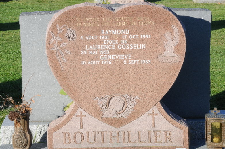 «Si j’étais une goutte d’eau, je serais une larme de clown», peut-on lire sur la pierre tombale de la famille Bouthillier. Que signifie cette inscription mystérieuse? La question reste toujours sans réponse.
Cimetière Sainte-Rose.
