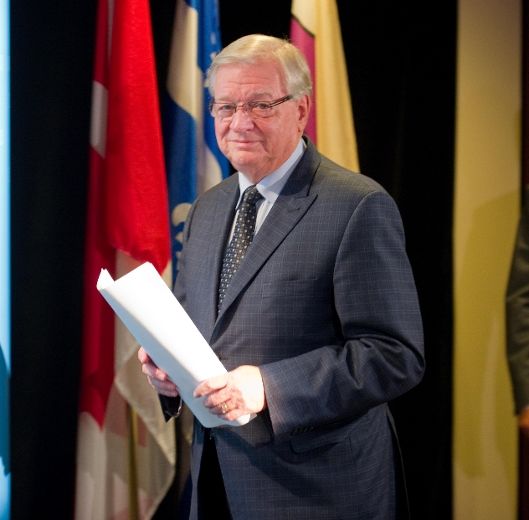 Gilles Vaillancourt n'a pas eu à attendre une seule journée, après sa démission, pour que soient émis ses chèques d'allocation de départ et de transition.