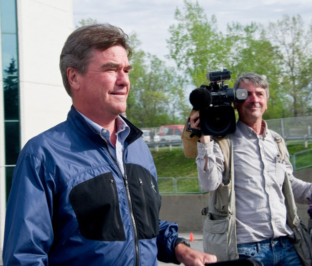 Claude Deguise à sa sortie du palais de justice de Laval, lors de sa comparution en lien avec un stratagème de collusion et de corruption dans l'octroi des contrats municipaux, le jeudi 9 mai 2013.
MARTIN ALARIE/L'ÉCHO DE LAVAL/AGENCE QMI
