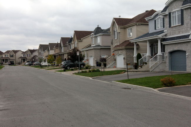 La maison qui a failli être vendue se trouve dans cette rue de Sainte-Rose.