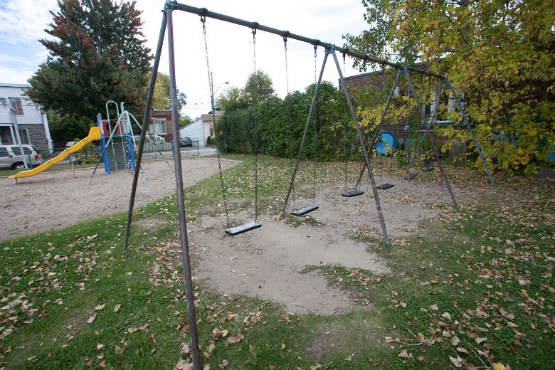 De tels modules en métal sont presque devenus inexistants à Laval.