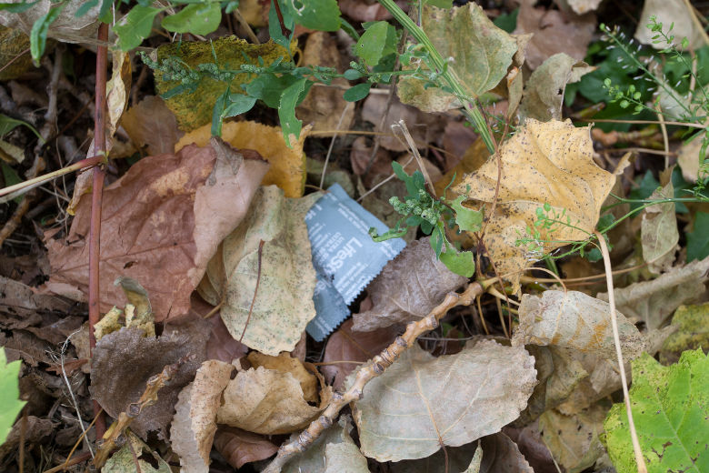 Une enveloppe de condom trouvée lors du passage de L'Écho de Laval, à la fin du mois d'octobre.