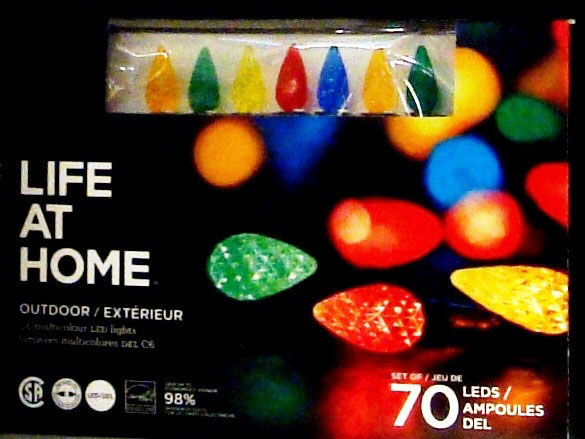 Loblaw procède actuellement à un rappel de trois types de lumières extérieures de Noël, dont certains fils pourraient être dénudés, provoquant des risques de blessures ou de feu.