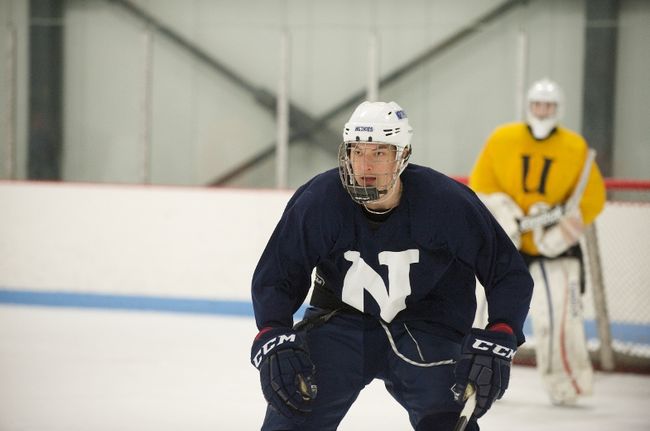 Pour Vincent Desharnais, l’école passe avant le hockey. Il rêve d’évoluer avec une université américaine autant que de jouer dans la LNH. 