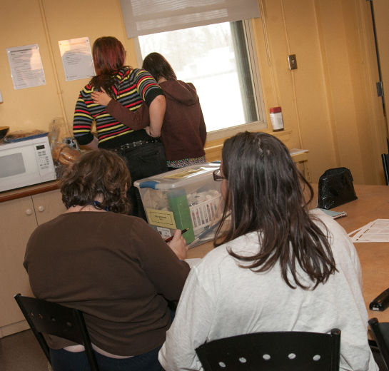 Des jeunes filles en hébergement au centre Notre-Dame de Laval. La plupart des filles au Centre Jeunesse de Laval vivent essentiellement en liberté et fréquentent une école à l'extérieur de leur centre d'hébergement. DANIEL THÉRRIEN/L'ÉCHO DE LAVAL/AGENCE QMI
