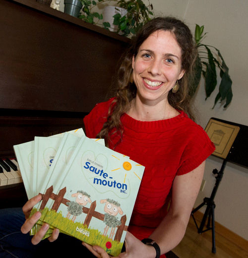 Émilie Demers, enseignante à deux écoles primaires de la Commission scolaire de Laval, a combiné l’imaginaire et la peinture dans son nouveau livre pour enfants, Saute-mouton INC.