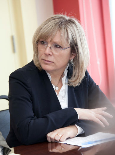 La ministre de la Famille et députée de Mille-Îles, Francine Charbonneau.