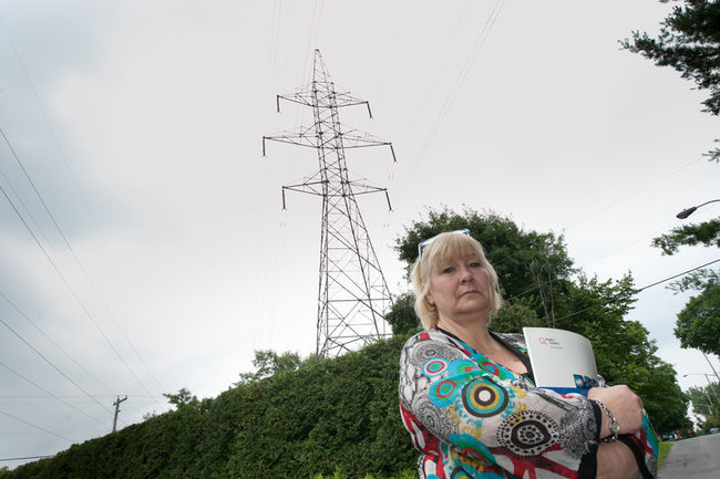 La coupe d’arbres envisagée par Hydro-Québec dans les emprises de ses lignes de transport suscite le mécontentement de plusieurs résidents de Fabreville, dont Julie Guimond.