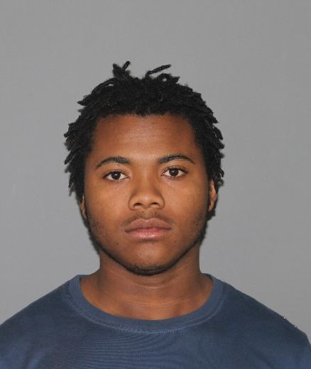 La police de Laval est à la recherche de victimes potentielles d’un proxénète de 19 ans, James Étienne, appréhendé dans les derniers jours.