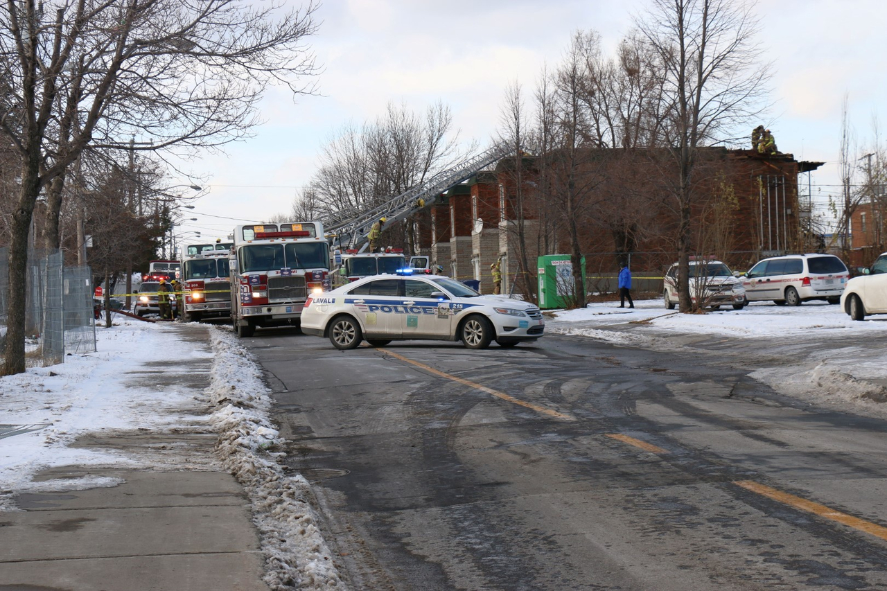Violent incendie à Chomedey