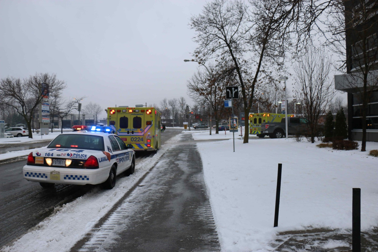 Collision au coin Curé-Labelle et boulevard des Oiseaux