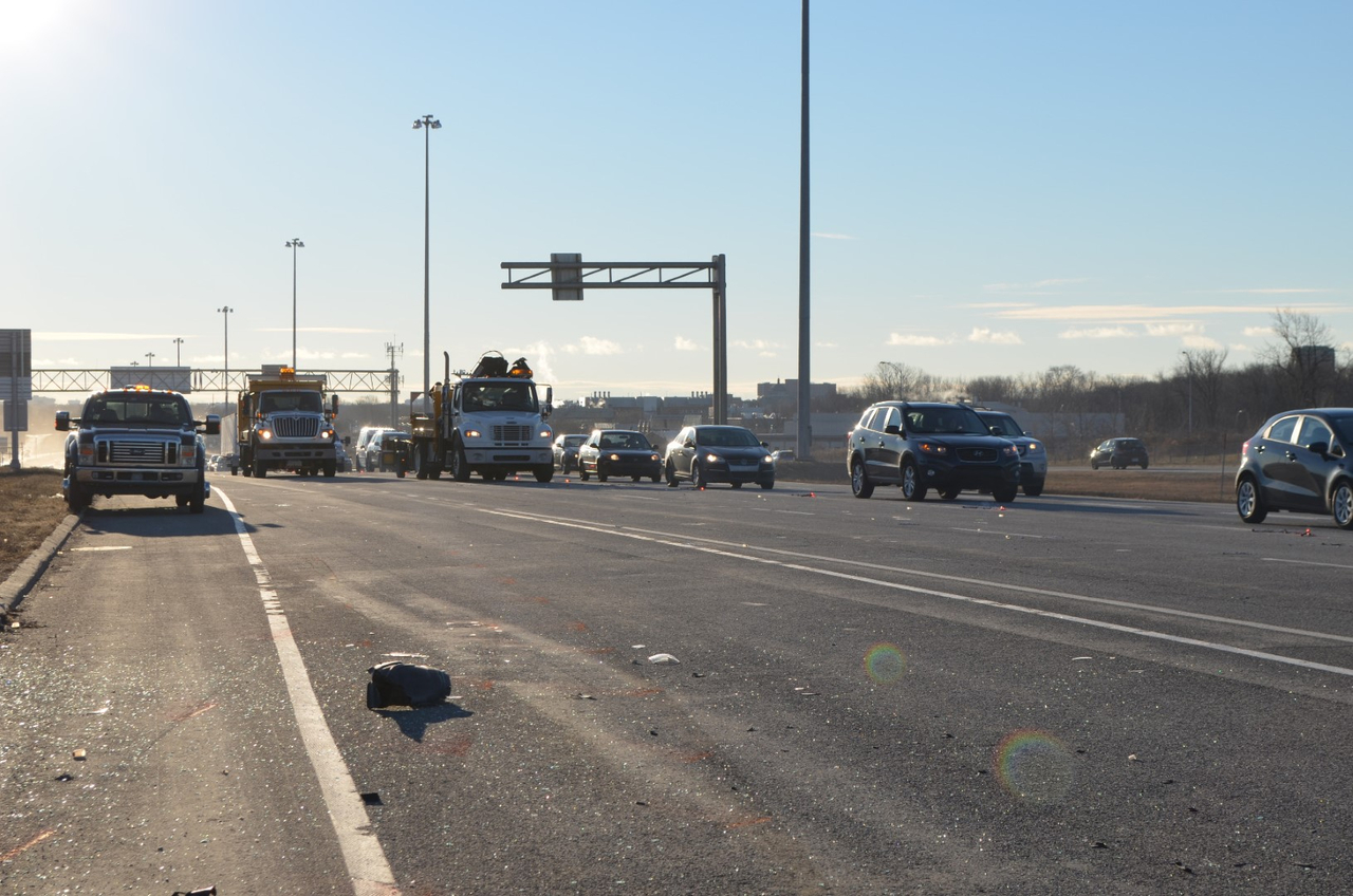 PHOTOS : Un homme gravement blessé dans un accident à Laval