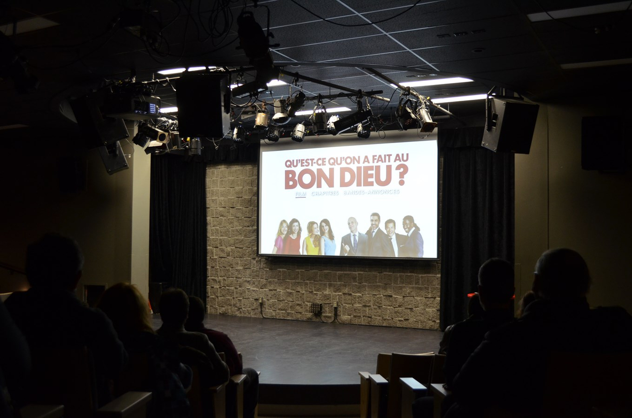 La projection avait lieu dans la salle Claude Legault.