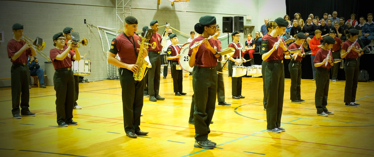 Les cadets du corps de cadets 2567 Dunkerque, lors de leur présentation de chorégraphie.