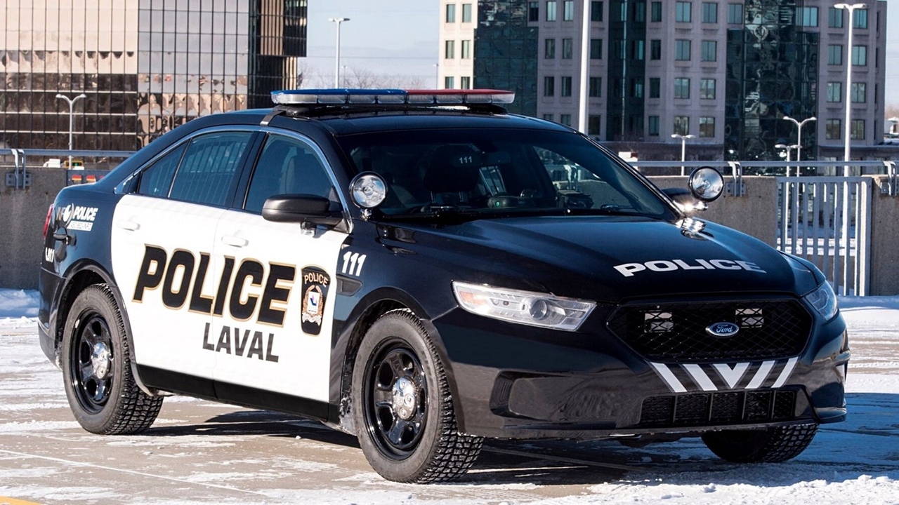 La police de Laval lance la deuxième édition de l’arbre du partage