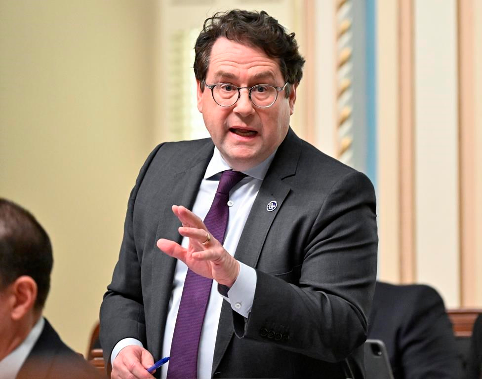 Bernard Drainville blâme les libéraux pour le manque d’enseignants dans les écoles