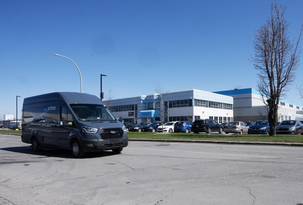 Les travailleurs de l'entrepôt d'Amazon à Laval sont maintenant syndiqués