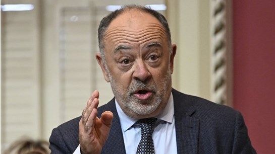 PL83: Dubé dépose des amendements pour s'attaquer au va-et-vient des médecins