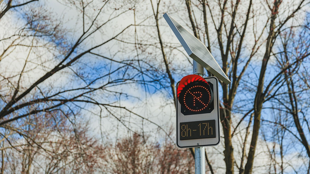 Stationnement sur rue : Laval passe à la signalisation intelligente