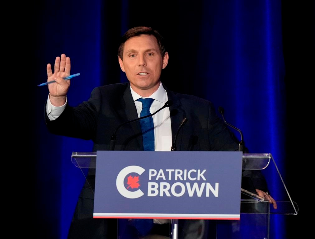 Brown demande une enquête sur de possibles manœuvres «trompeuses» de Poilievre