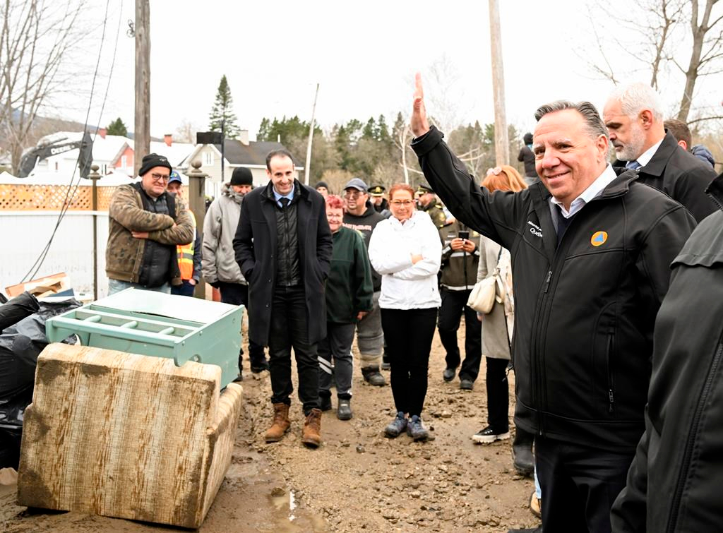 Baie-Saint-Paul: «On va vous aider», assure le premier ministre François Legault
