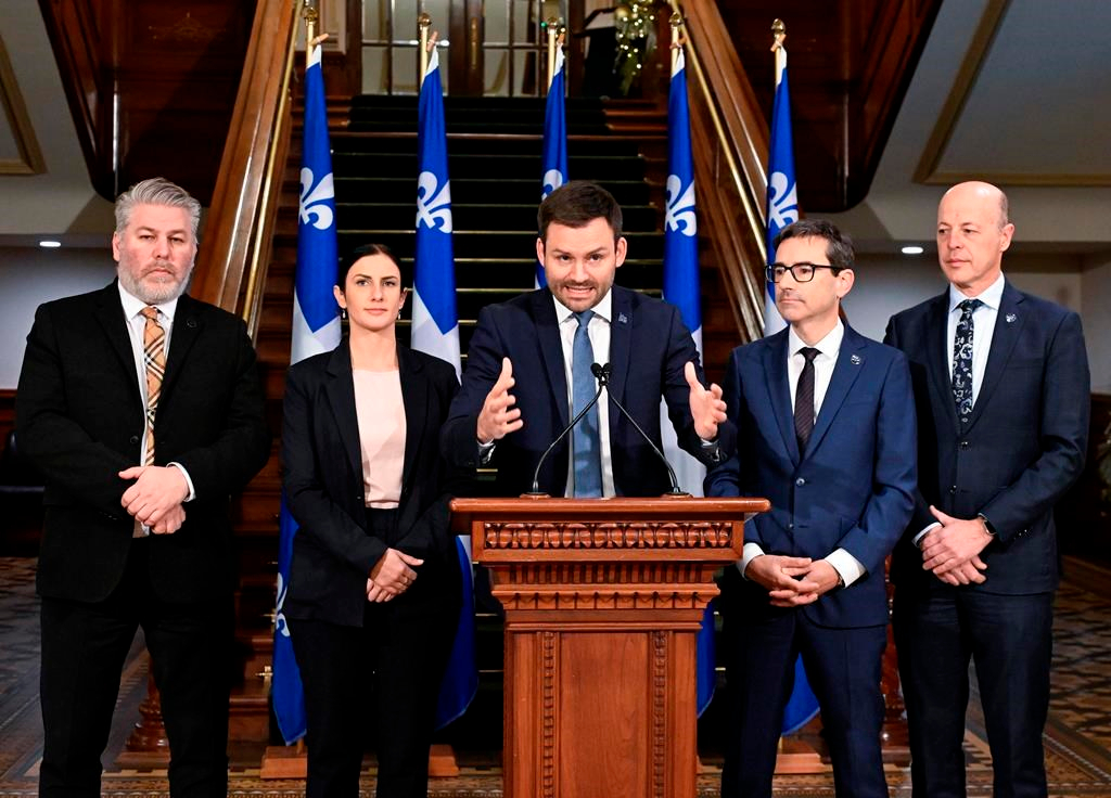 Les oppositions font leur bilan à Québec avant la pause de Noël