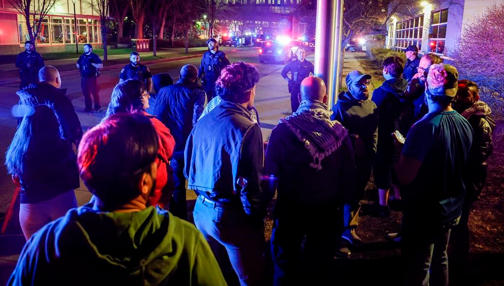 La police de Calgary démantèle un campement propalestinien sur un campus