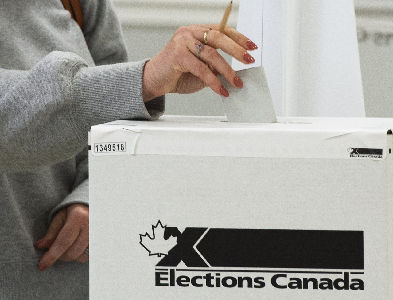 Le conservateur dans la partielle de Winnipeg n'a pas l'appui de son chef syndical