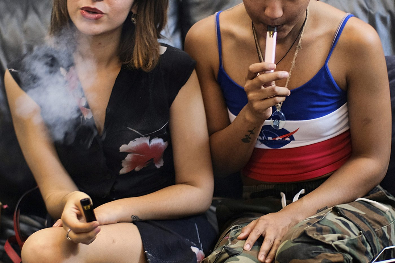 Un comité fédéral recommande le vapotage dans certains cas pour cesser de fumer