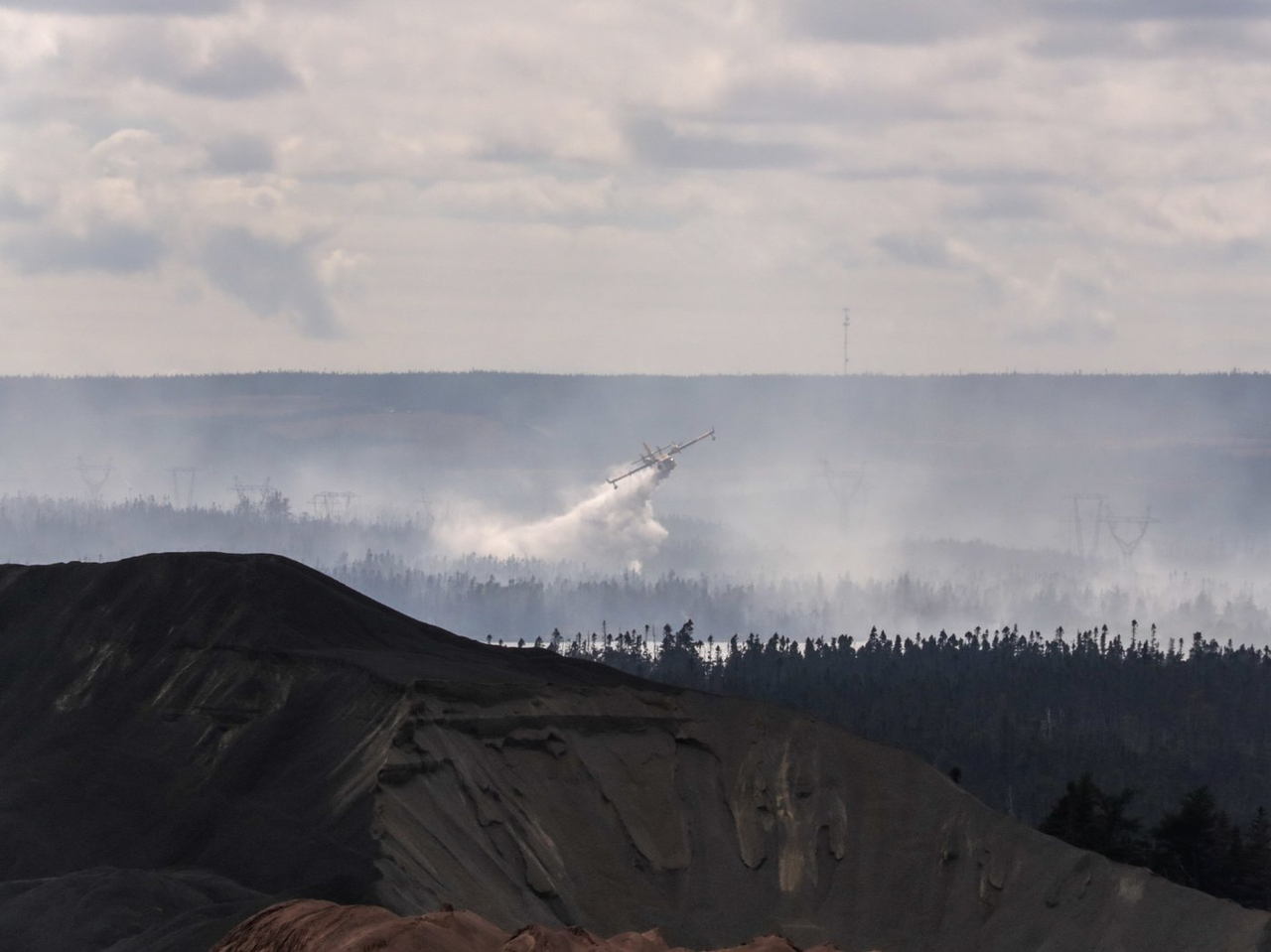 Au milieu des incendies de forêt à Terre-Neuve, des élèves perdent leur école