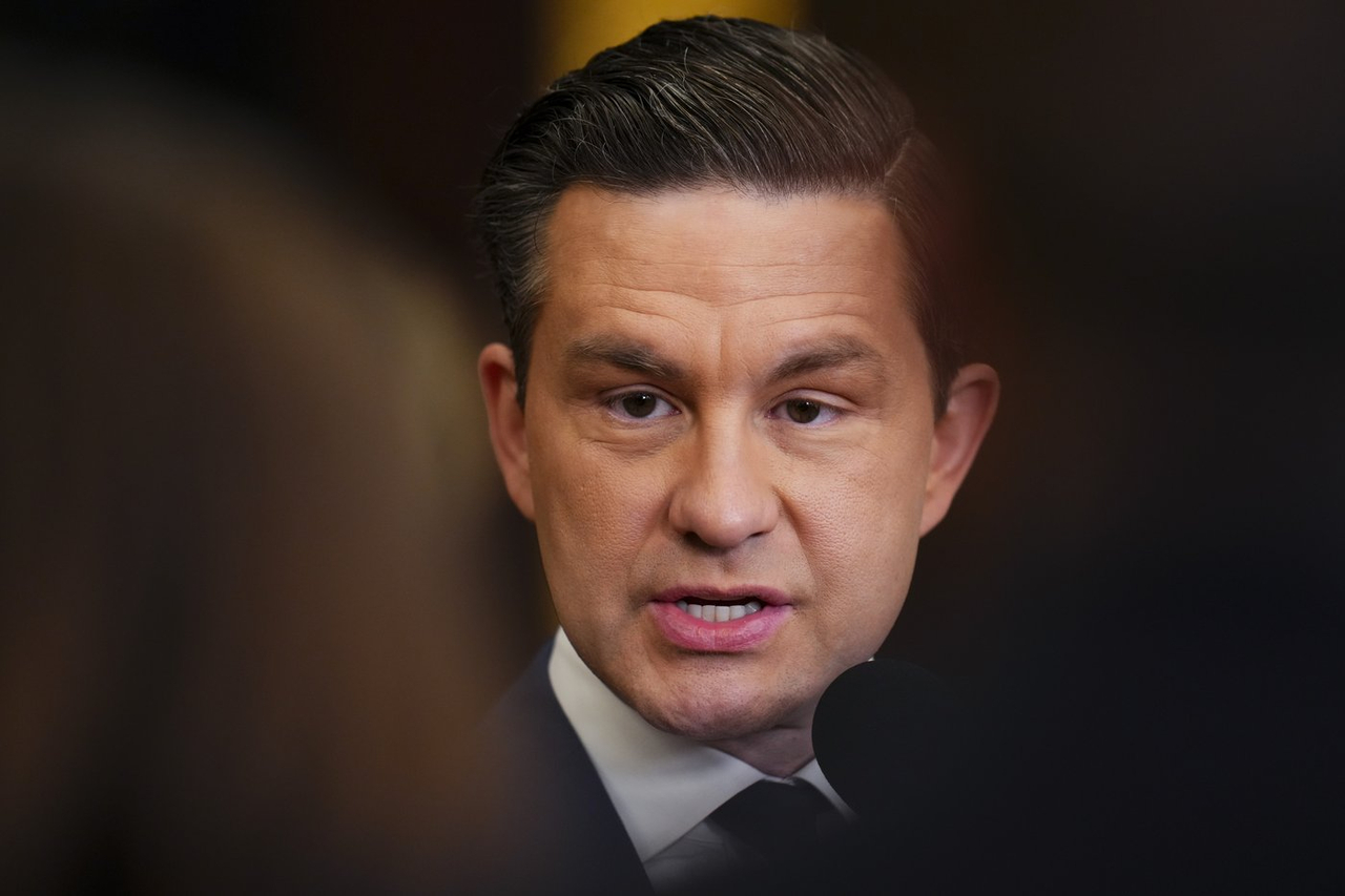 Oléoducs: Poilievre veut que Carney permette des mises en chantier d'ici au 14 mars