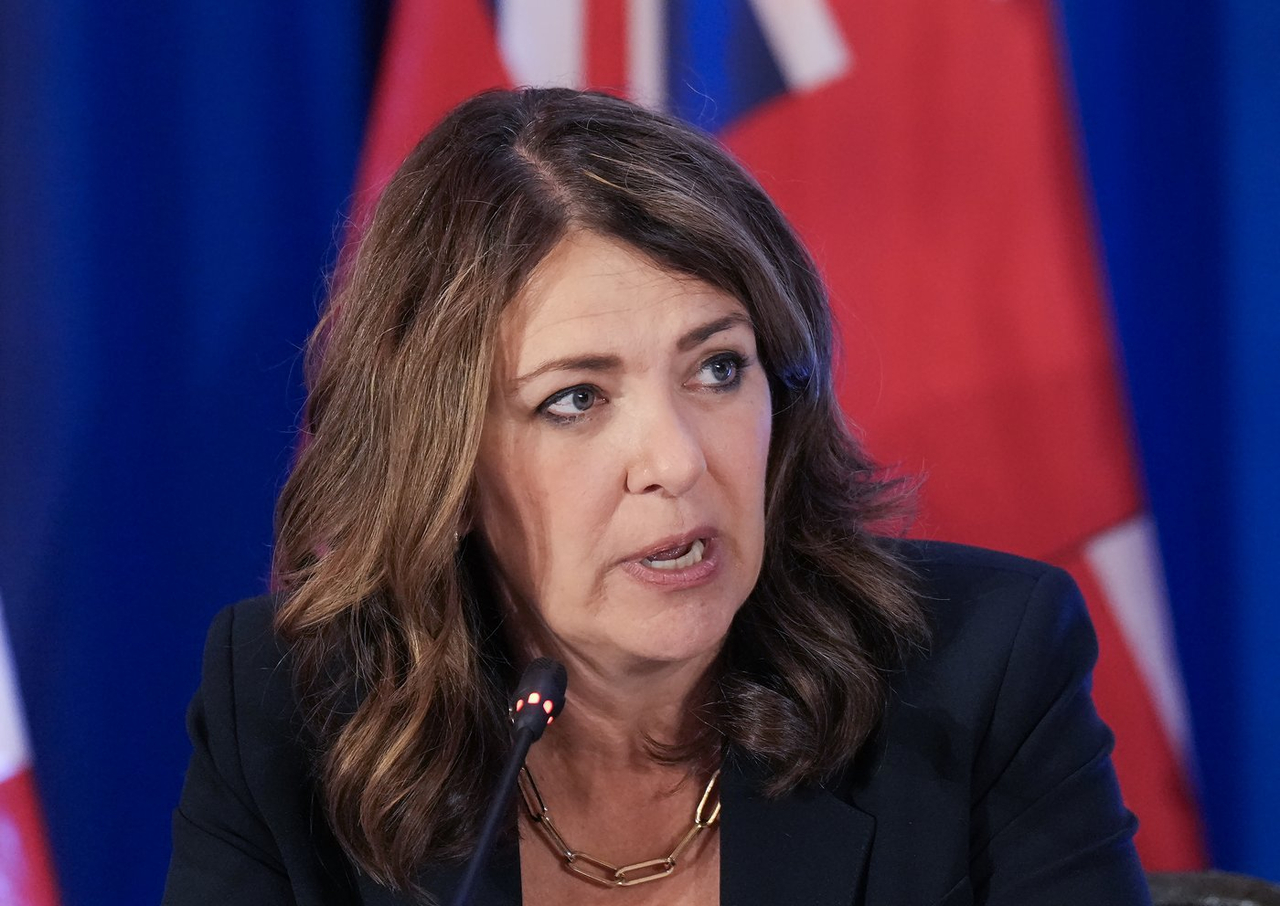 L'Alberta ajoutera une preuve de statut de citoyenneté sur les pièces d'identité