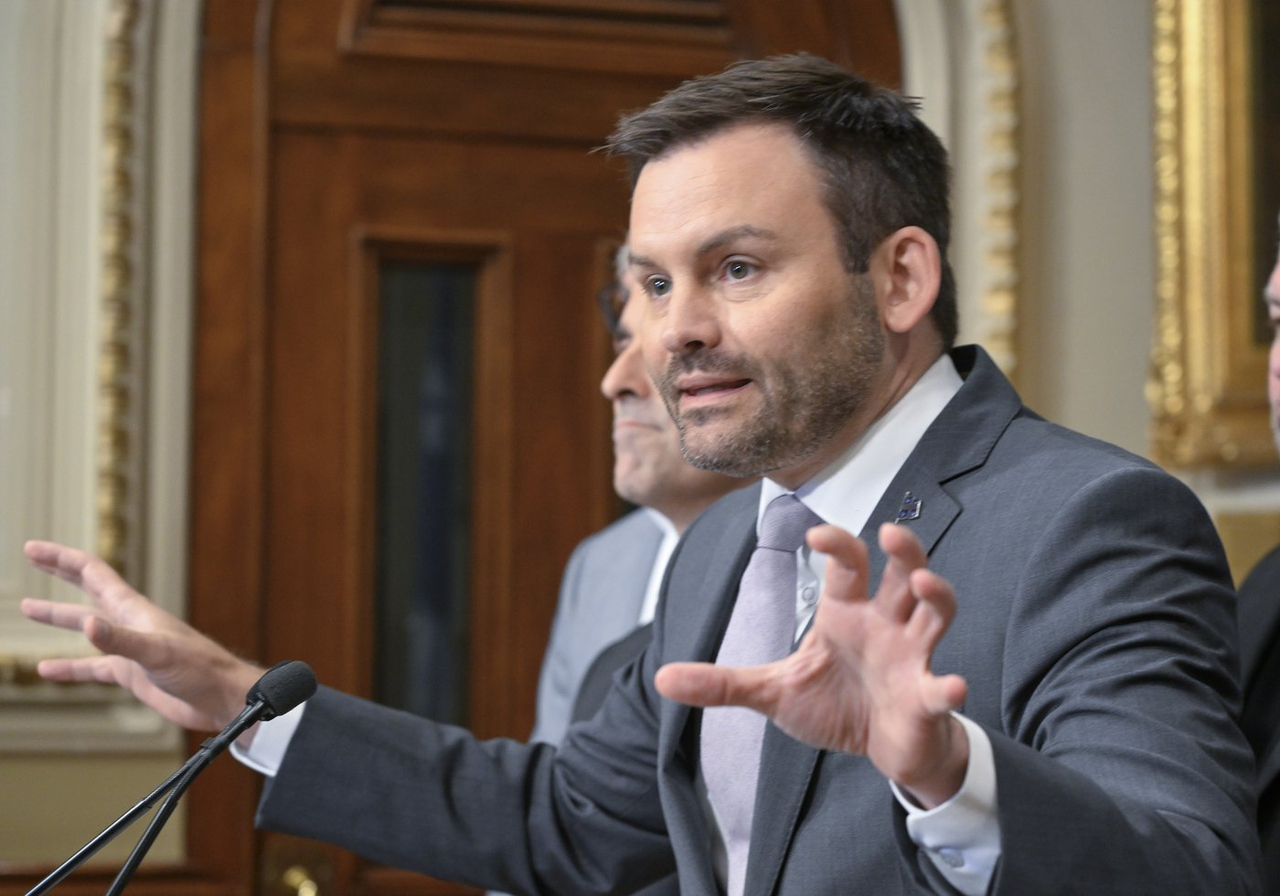 Le PQ compte interdire le port de signes religieux pour les élèves du primaire