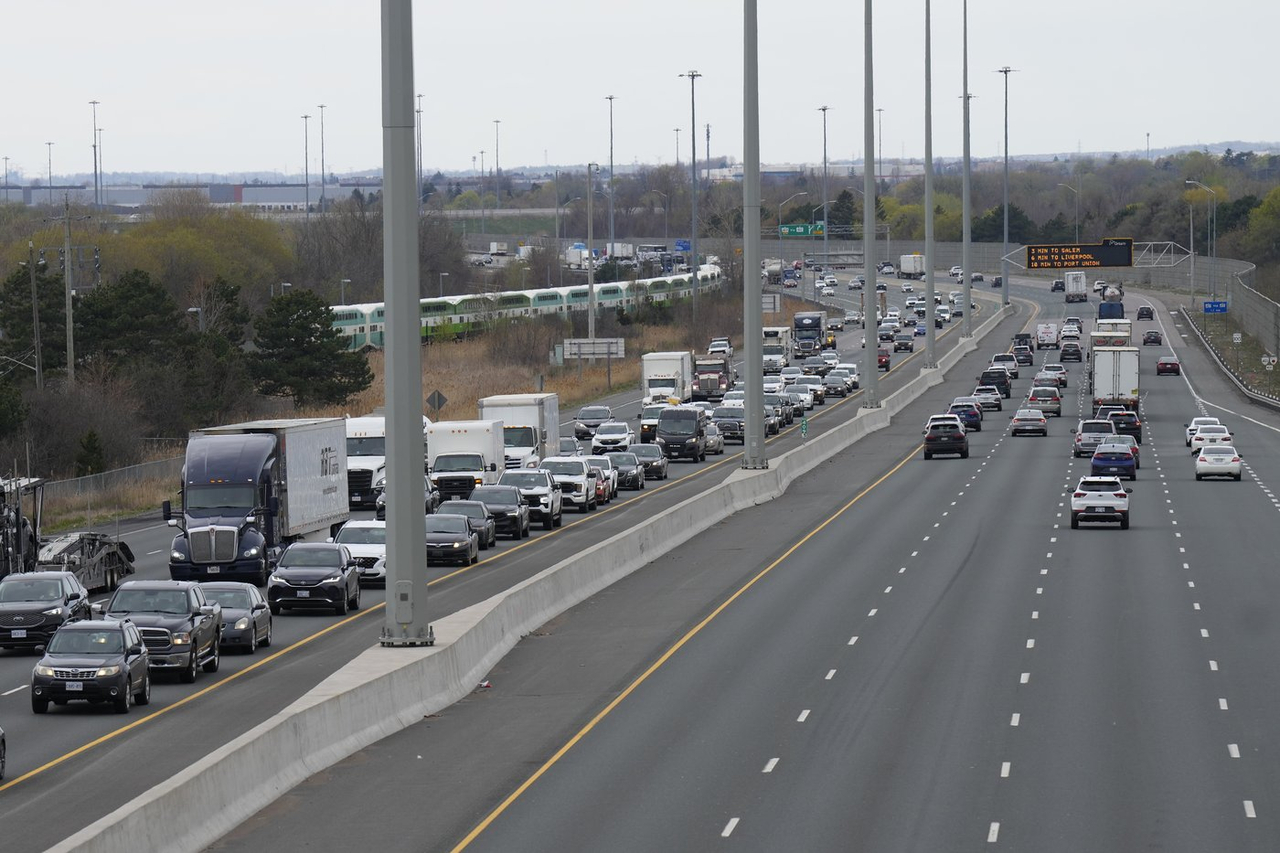 Une famille porte plainte après une poursuite policière mortelle sur l'autoroute 401