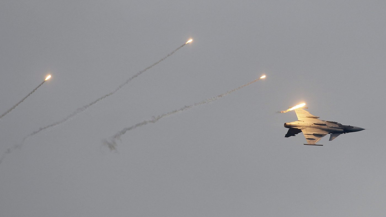 Saab envisage le Canada pour assembler ses avions de combat destinés à l'Ukraine